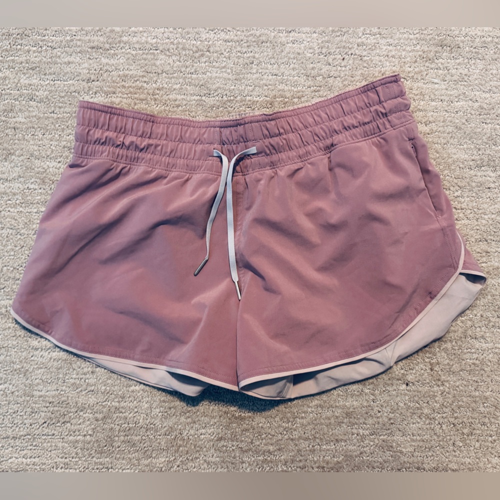 lululemon athletica light mauve elastic waist shorts